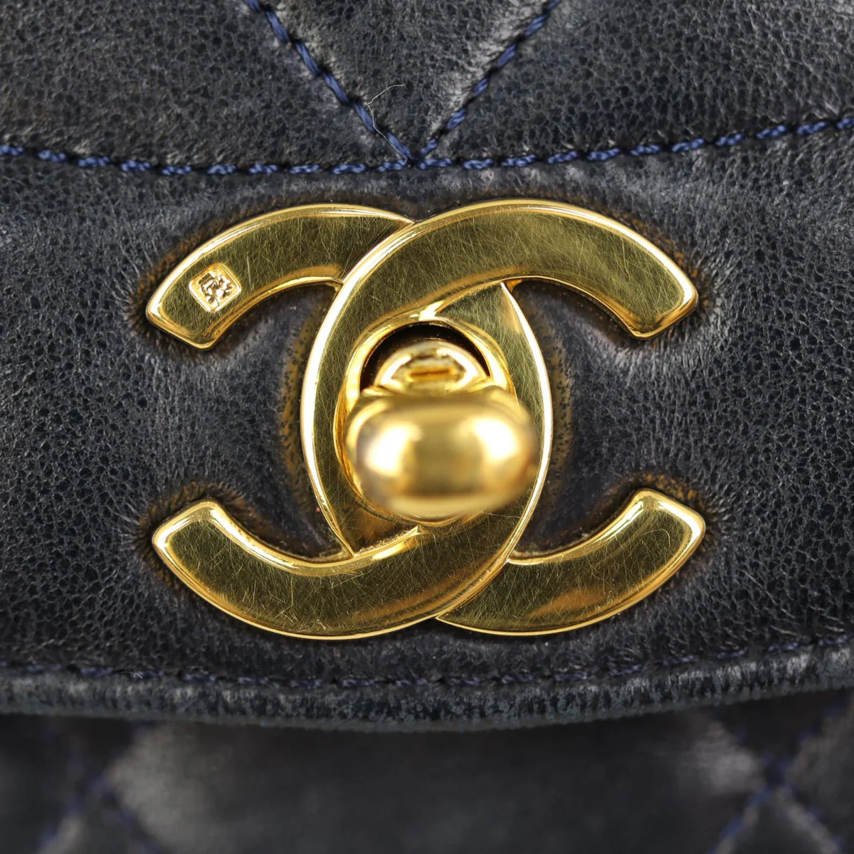 Chanel Diana Flap Bag | Dark Navy - Image 9