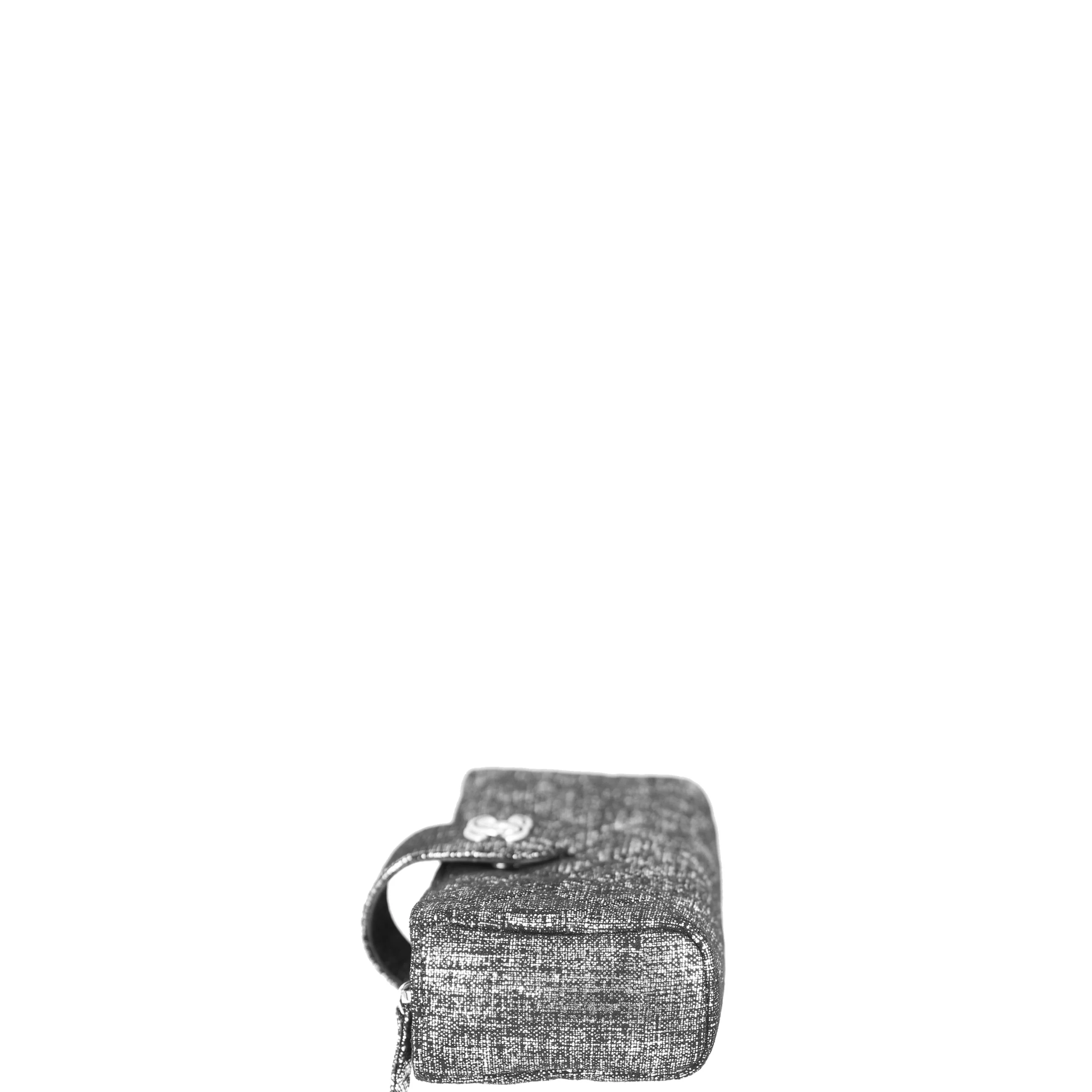 Chanel Iridescent O-Mini Clutch - Image 4