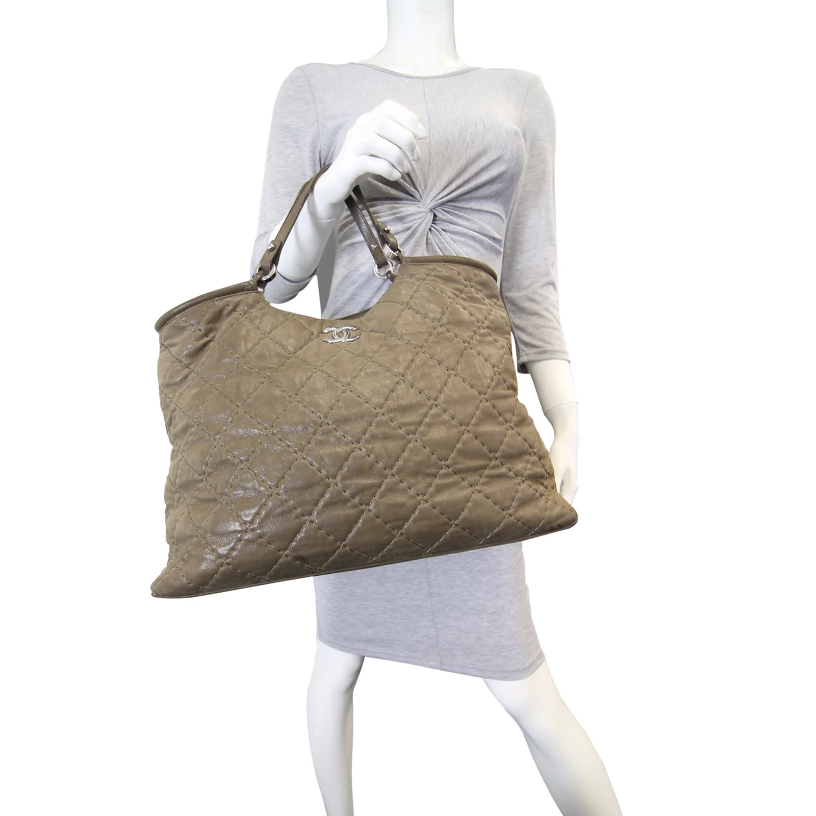 Chanel Iridescent Sea Hit Tote Large - Image 13